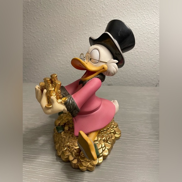Scrooge McDuck 30th Anniversary Figurine - Picture 4 of 5